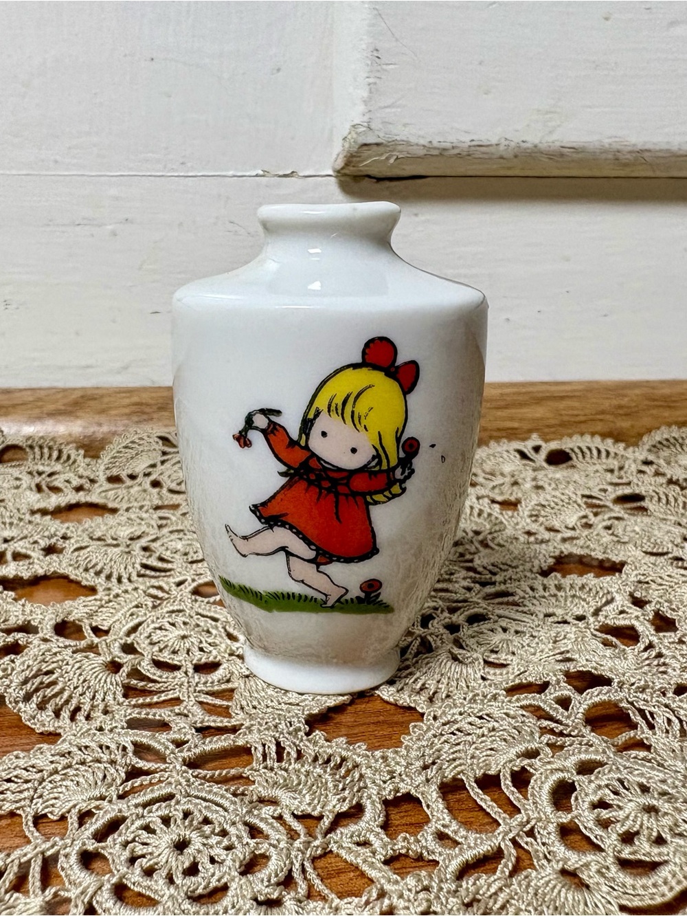 Vintage 70s Miniature Joan Walsh Anglund Kitschy Cartoon Girl Porcelain Bud Vase